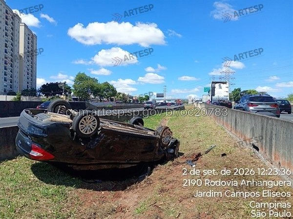 Mulher fica ferida após capotar carro na Anhanguera em Campinas