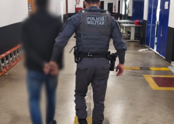 Homem é preso após ameaças de morte contra policiais em redes sociais