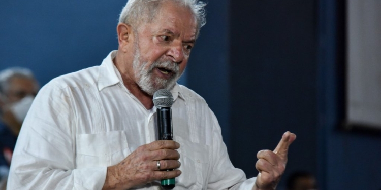 Mensagens revelam que Lula “agradeceu mais uma vez” uísque presenteado por Vorcaro
