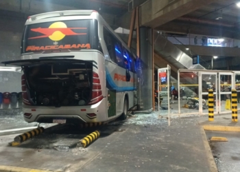 Ônibus interestadual bateu em pilar no Terminal Multimodal de Campinas
