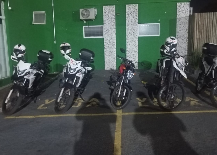 Perseguição termina com carro batendo em van e homem preso em Campinas