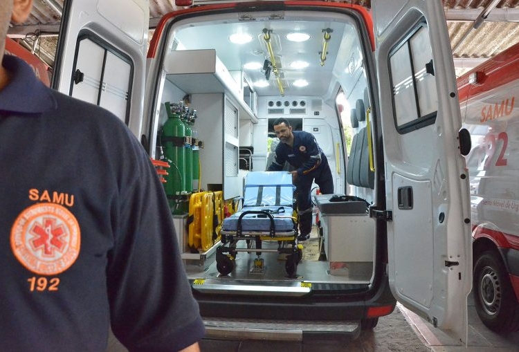 Motociclista morre após bater contra coqueiro em Sumaré