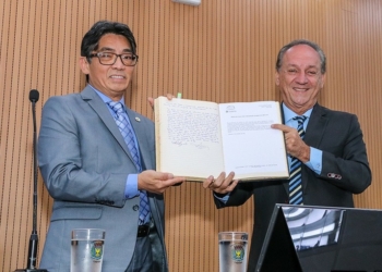 Tak Chung Wu toma posse como vereador de Campinas após cassação de Vini Oliveira