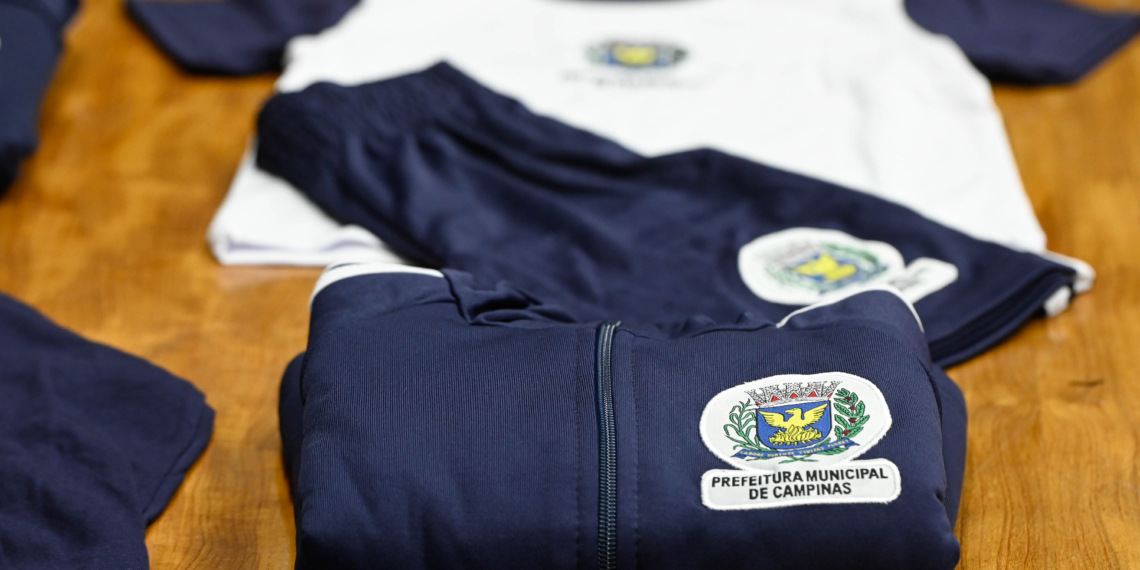 Campinas recolhe 400 peças de uniformes abandonadas na Bandeirantes