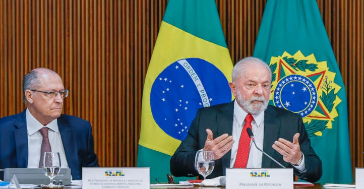 Em virada inédita, Lula vence Flávio Bolsonaro e seguirá no Planalto