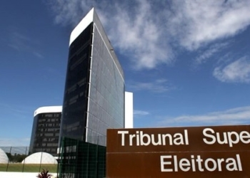 TSE decide derrubar posts falsos que liguem Flávio a Nossa Senhora, mas com uma ressalva