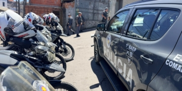 Operação com cão farejador apreende drogas e prende gerente do tráfico em Várzea Paulista