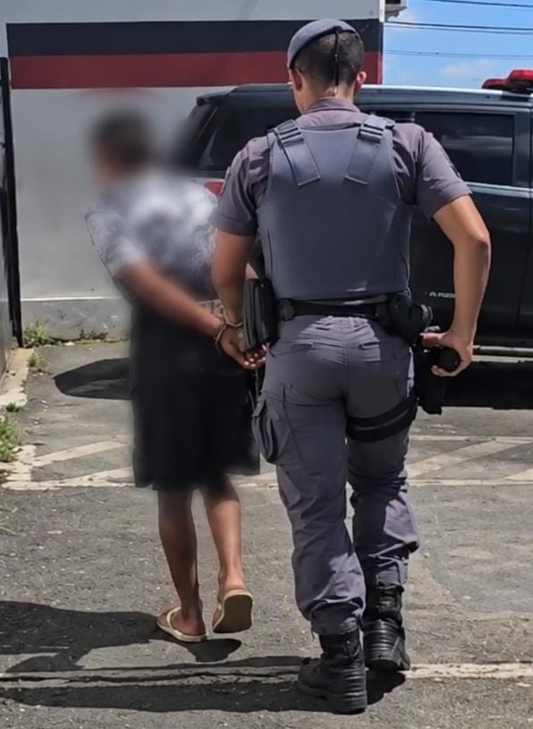 Adolescente é apreendido com celular roubado em Campinas