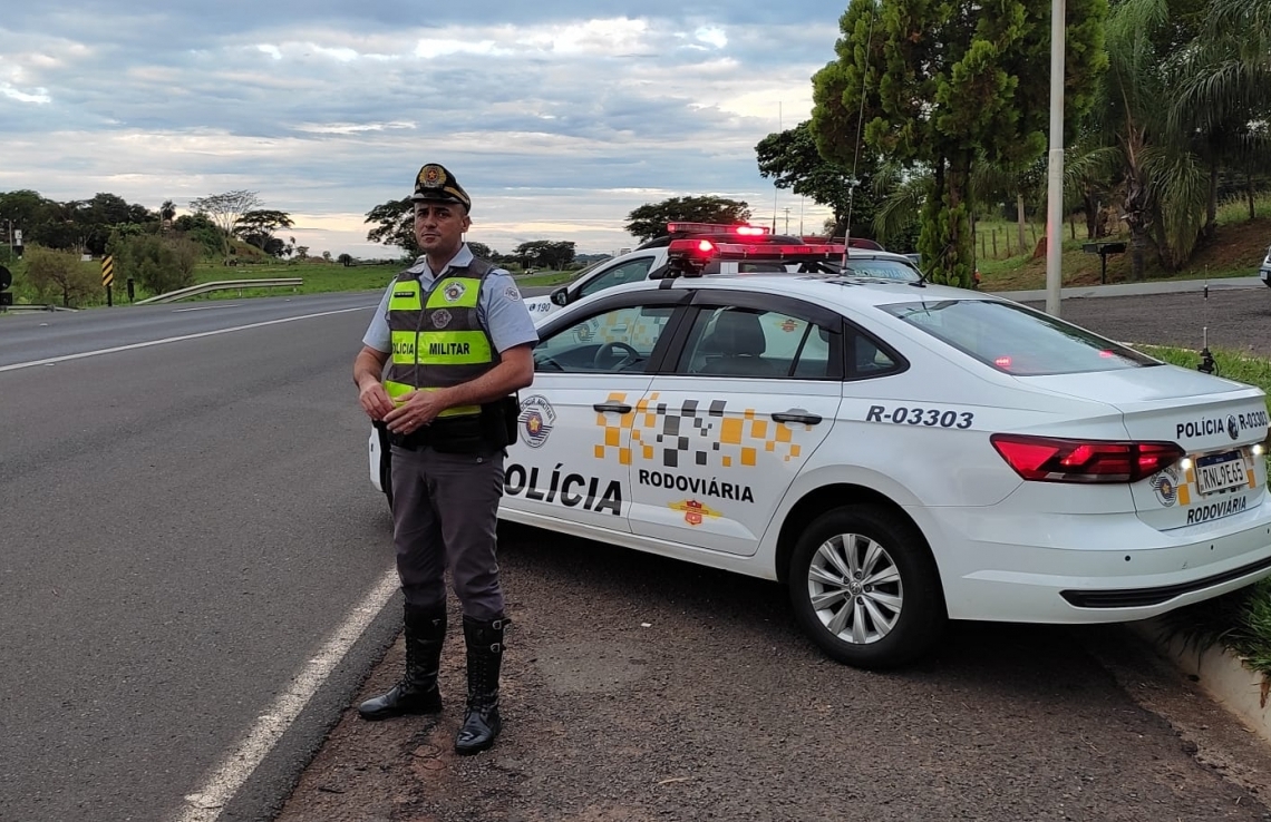 Polícia Rodoviária liberta caminhoneiro feito refém em Itatiba