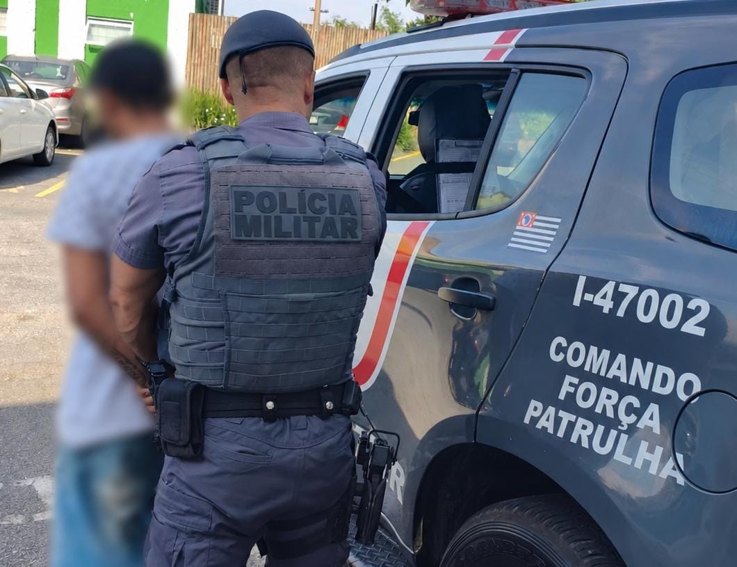 PM prende homem por tráfico de drogas perto de escola em Campinas