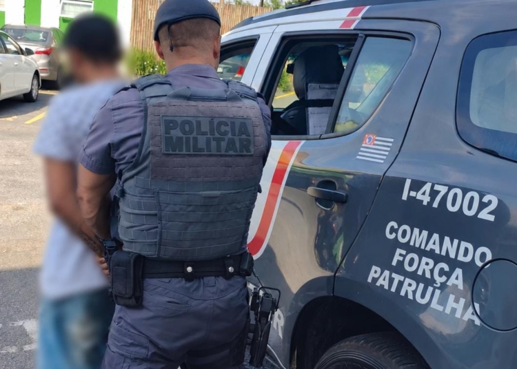 PM prende homem por tráfico de drogas perto de escola em Campinas
