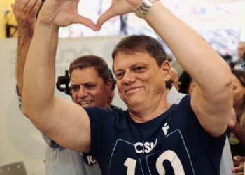 Tarcísio vence com folga em Campinas e abre 147 mil votos sobre Haddad